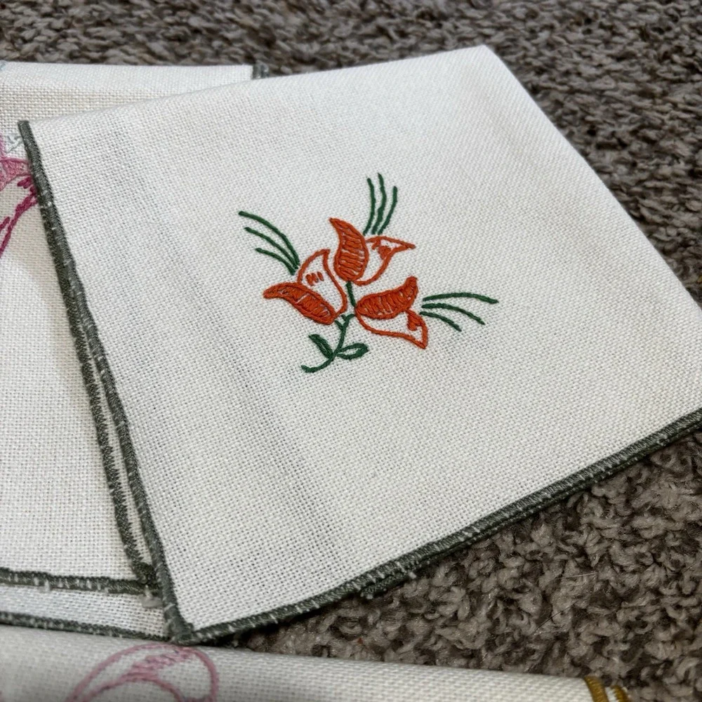 Set Of Six, Vintage Embroidered Napkins 3, Placemats 3 Floral Baskets